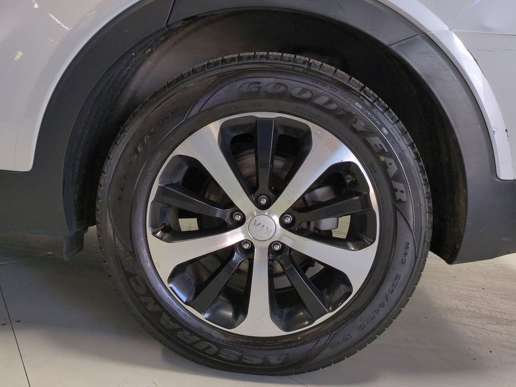 Thumbnail: 2018 Kia Sorento - 16