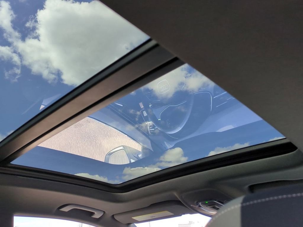 Thumbnail: 2019 Audi Q8 - 27