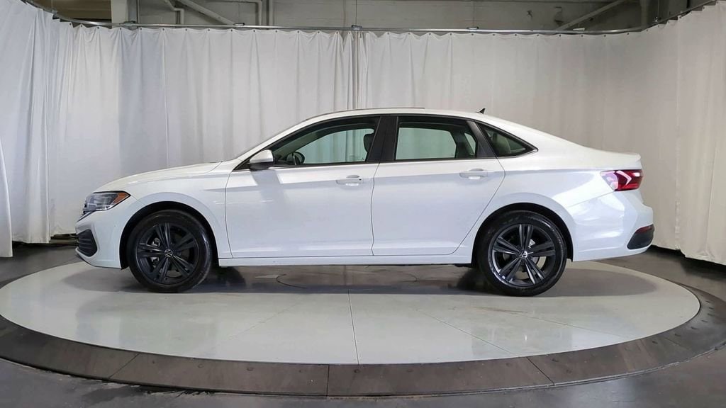 Thumbnail: 2023 Volkswagen Jetta - 5