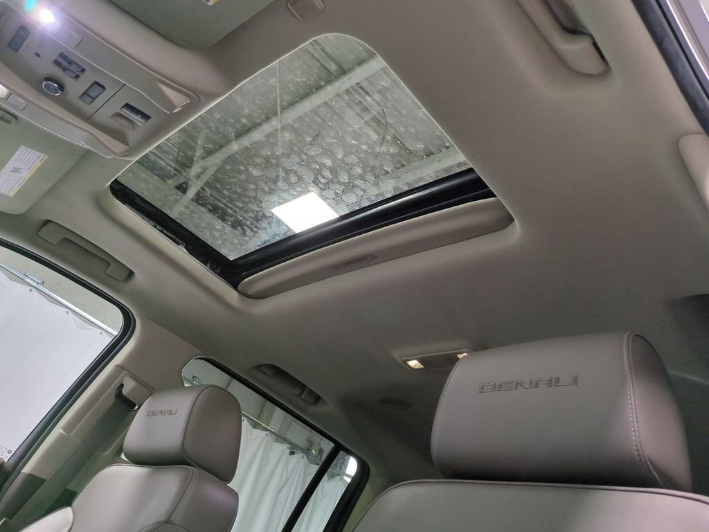 2016 GMC Yukon XL Denali 21