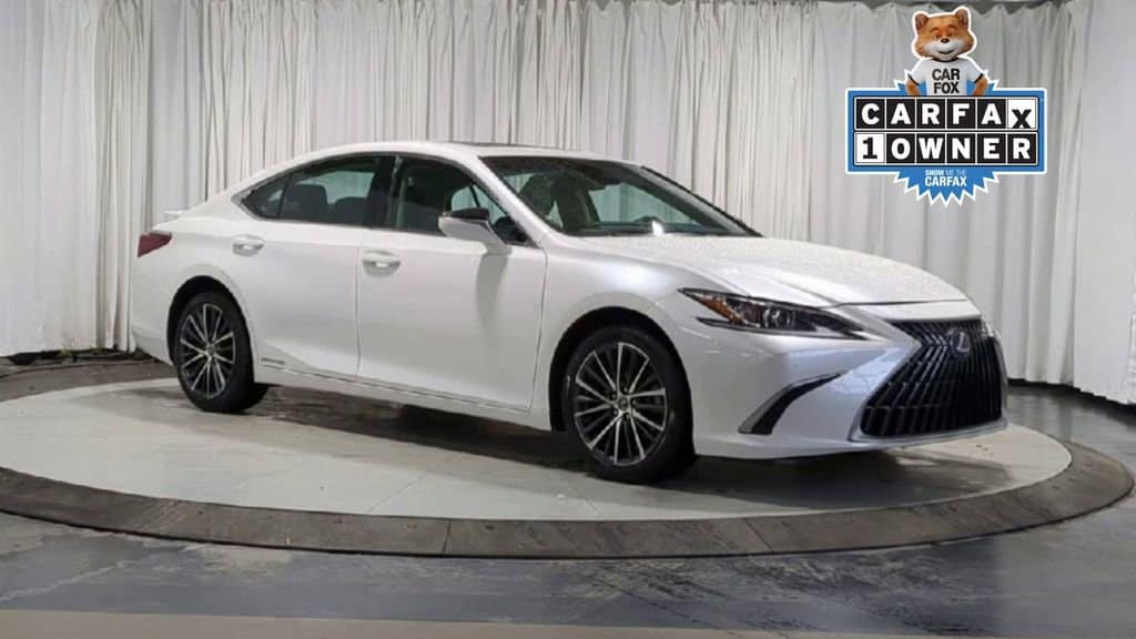 Thumbnail: 2022 Lexus ES - 2