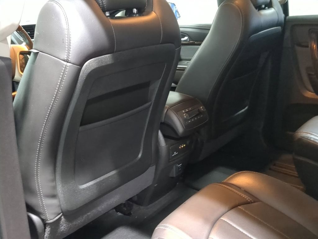 Thumbnail: 2015 GMC Acadia - 31