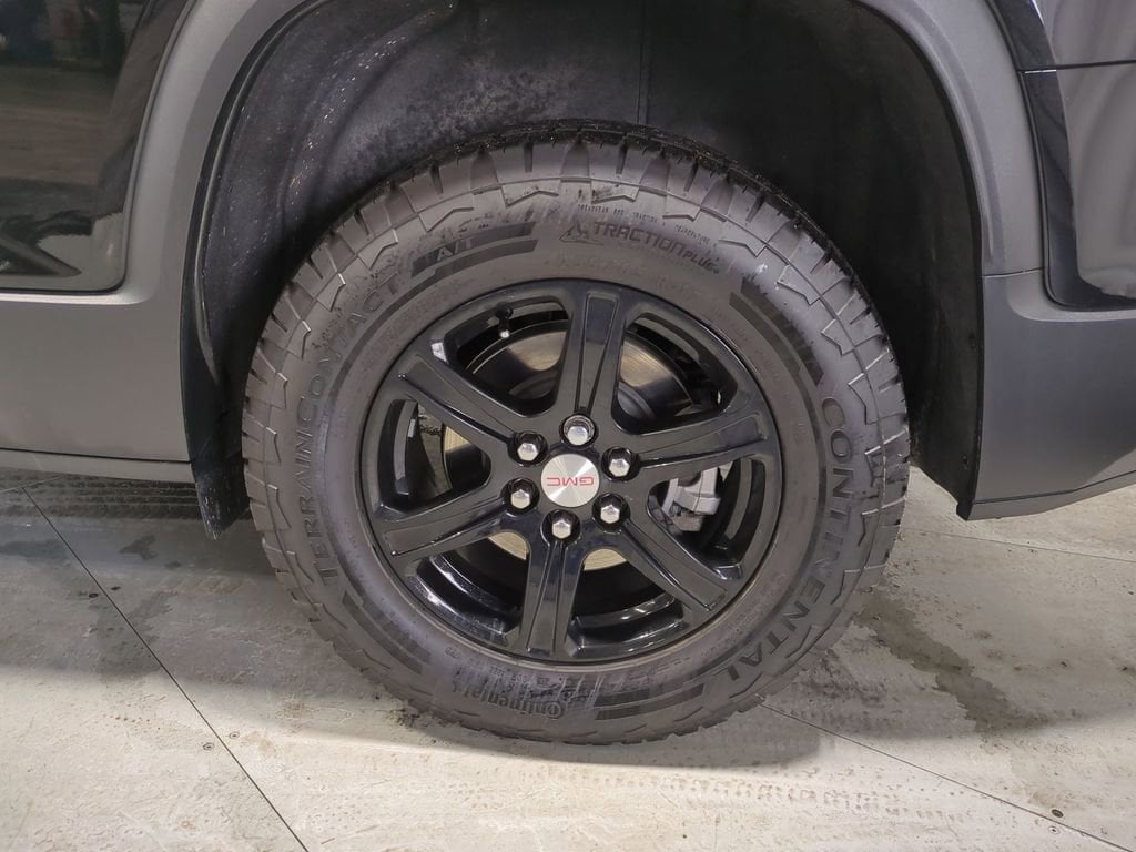 Thumbnail: 2023 GMC Acadia - 17