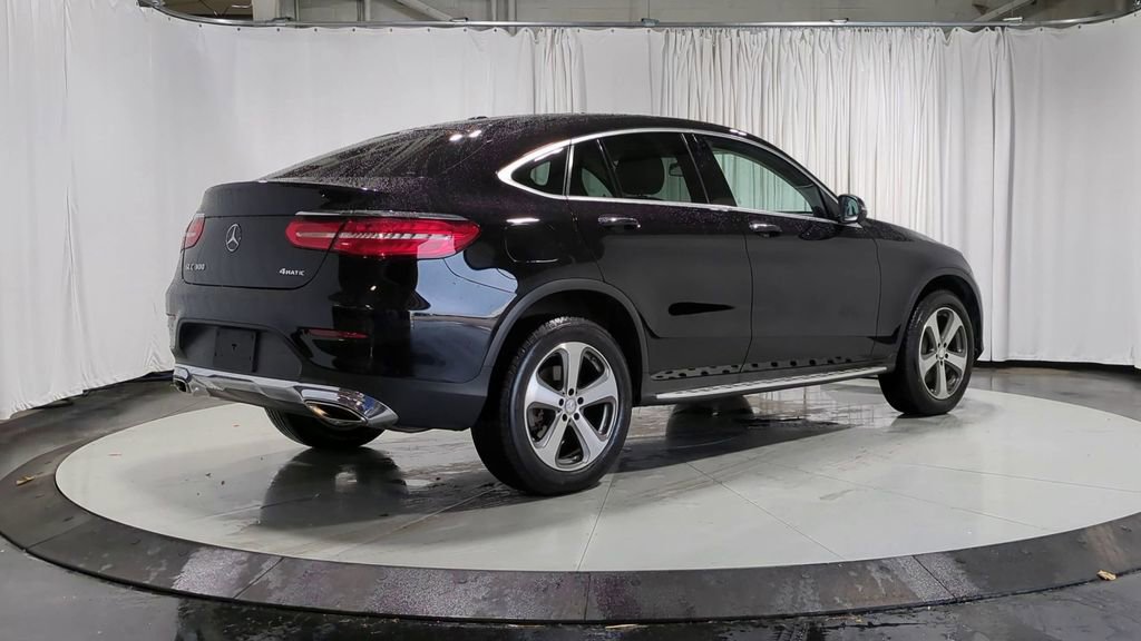 Thumbnail: 2017 Mercedes-Benz GLC - 9