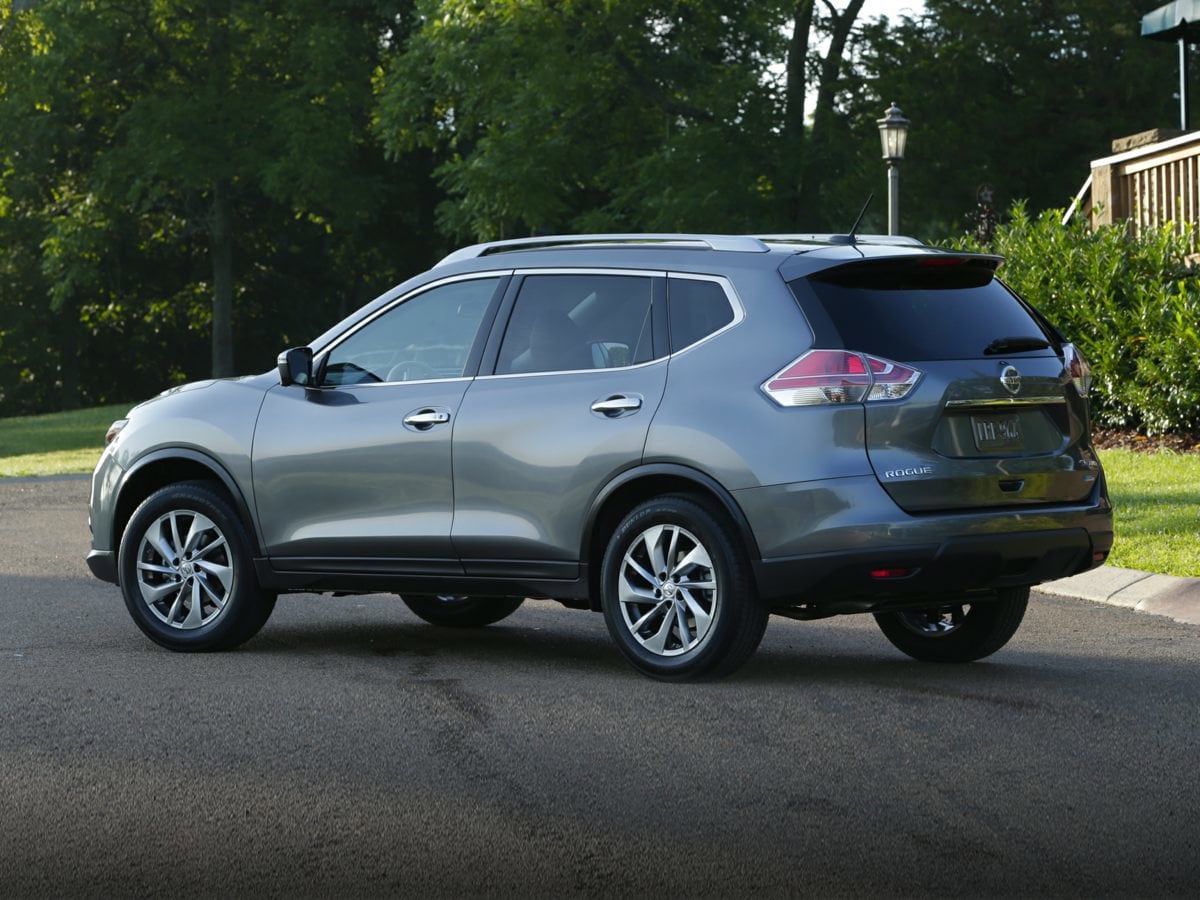 2015 Nissan Rogue SV Hero Image
