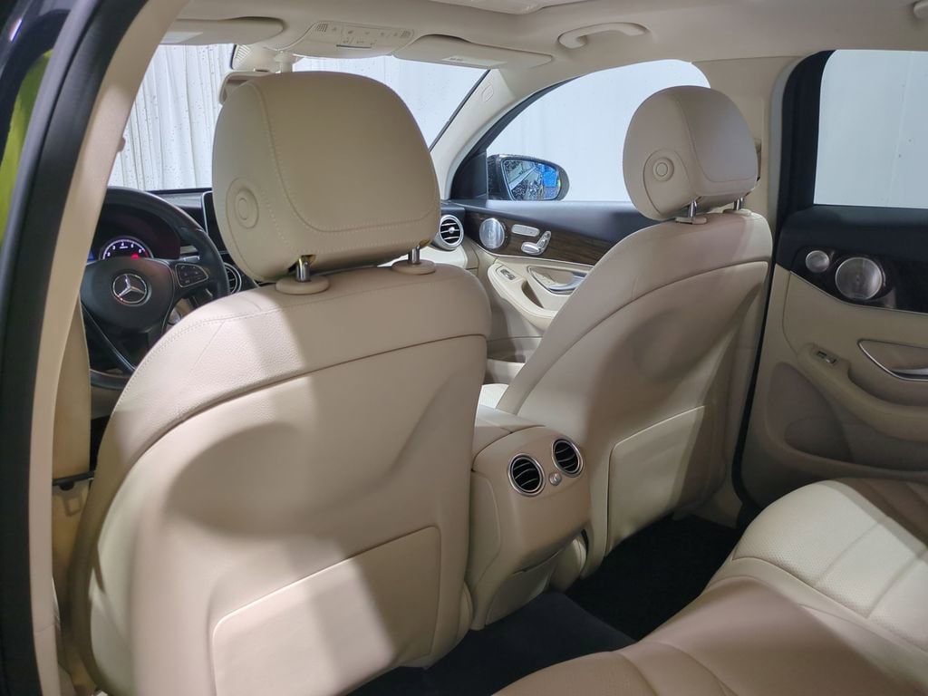 Thumbnail: 2017 Mercedes-Benz GLC - 19