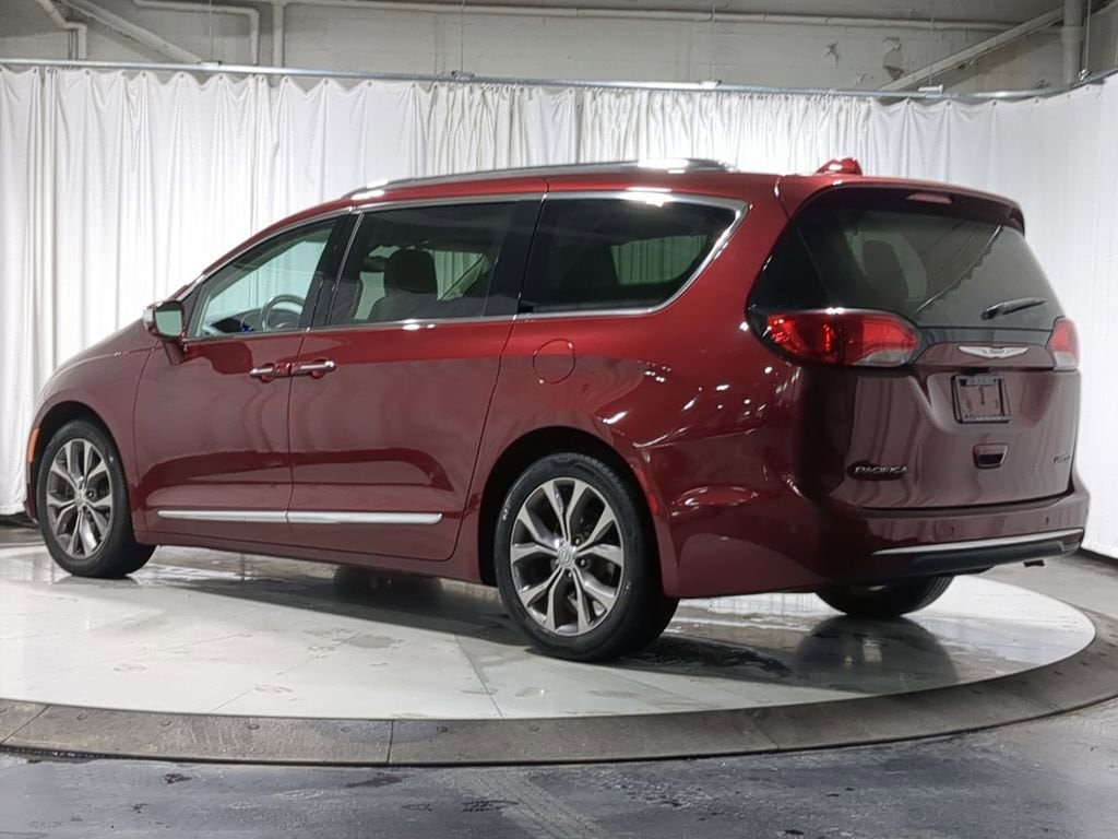 Thumbnail: 2017 Chrysler Pacifica - 15