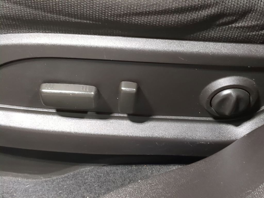 Thumbnail: 2015 GMC Acadia - 30