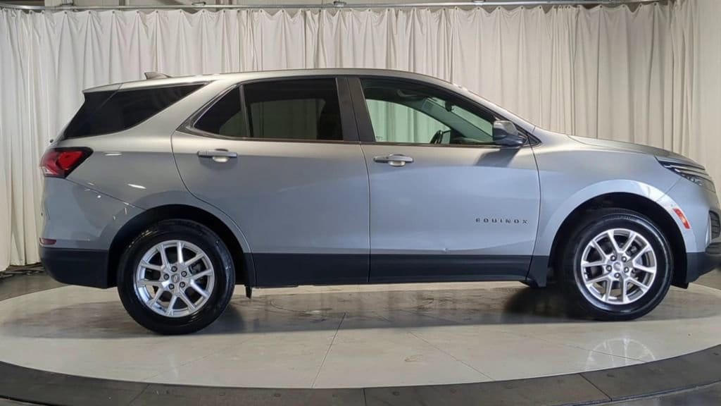 Thumbnail: 2023 Chevrolet Equinox - 10