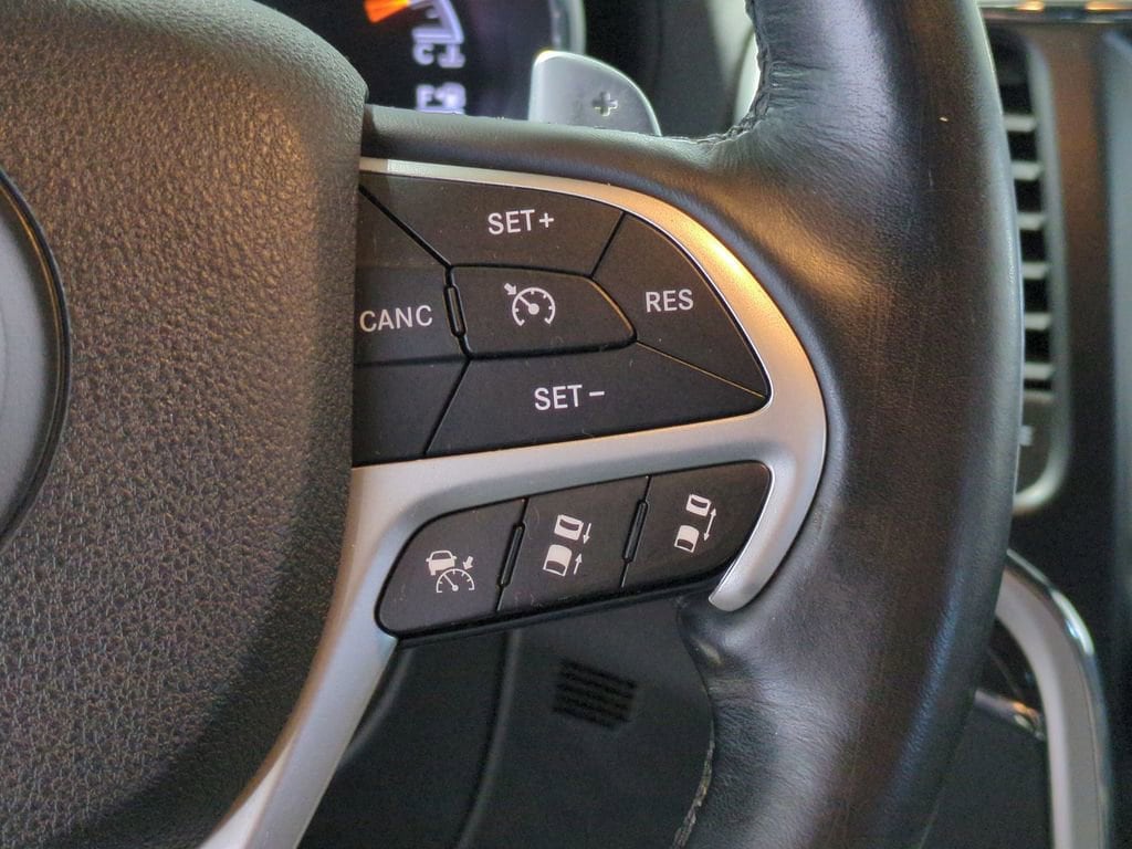 Thumbnail: 2015 Jeep Grand Cherokee - 29