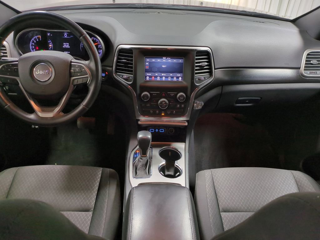 2018 Jeep Grand Cherokee Laredo 17