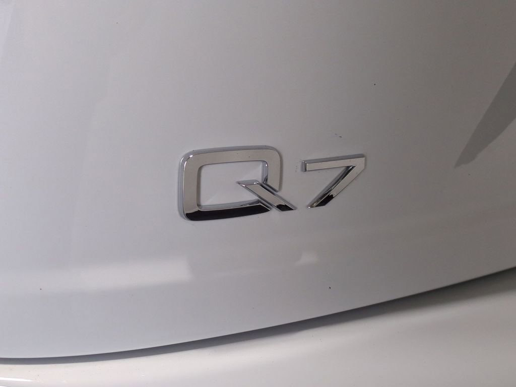 Thumbnail: 2019 Audi Q7 - 14
