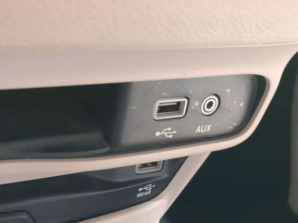 Thumbnail: 2017 Chrysler Pacifica - 48