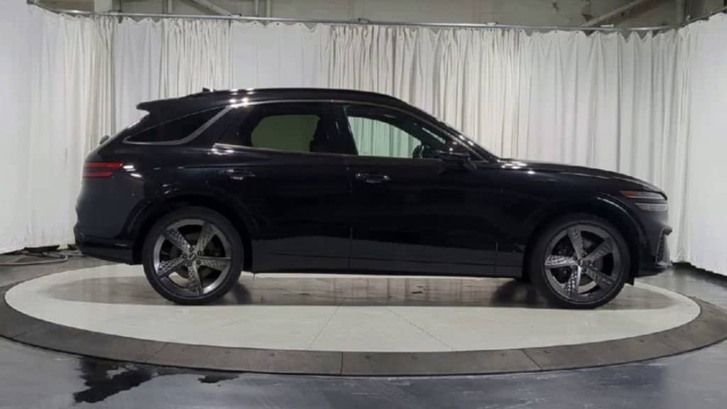 Thumbnail: 2024 Genesis GV70 - 11