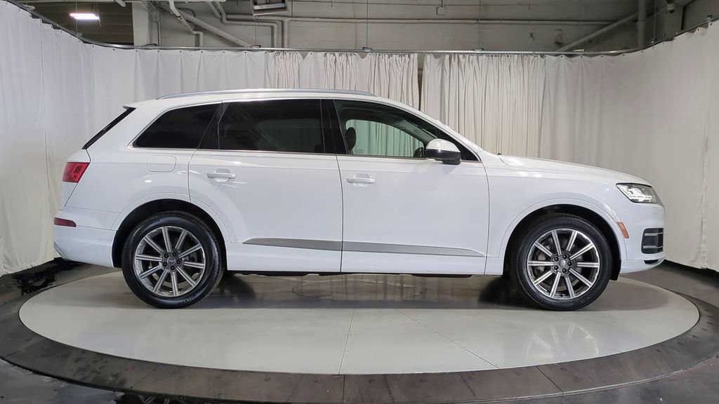 Thumbnail: 2019 Audi Q7 - 10
