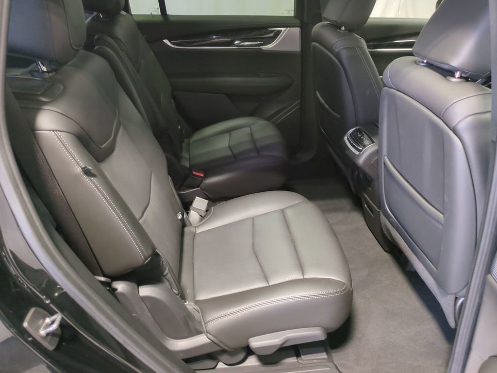 Thumbnail: 2023 Cadillac XT6 - 27
