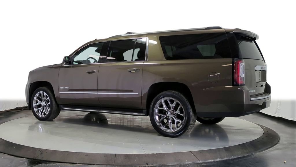 2016 GMC Yukon XL Denali 8