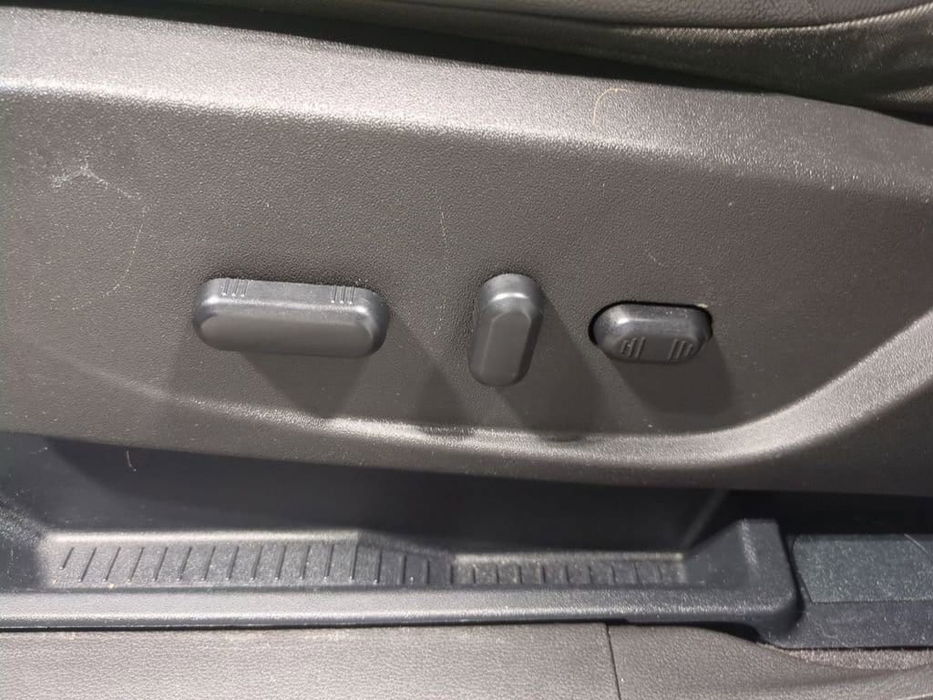 Thumbnail: 2015 Ford Escape - 20