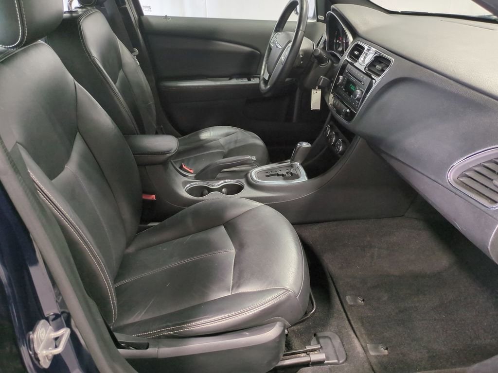 Thumbnail: 2014 Chrysler 200 - 22