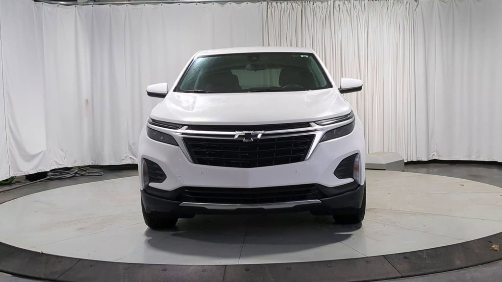 2024 Chevrolet Equinox LT photo 3