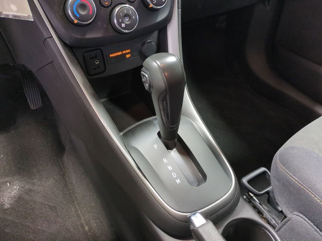 2020 Chevrolet Trax LS 31