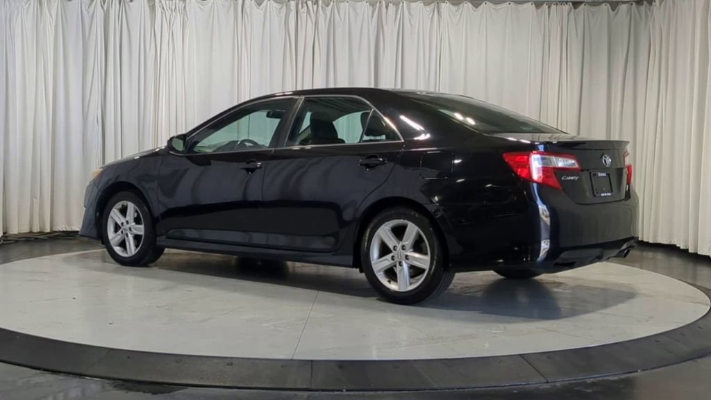Thumbnail: 2014 Toyota Camry - 8