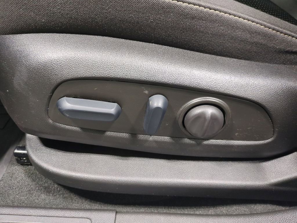 Thumbnail: 2023 GMC Acadia - 21