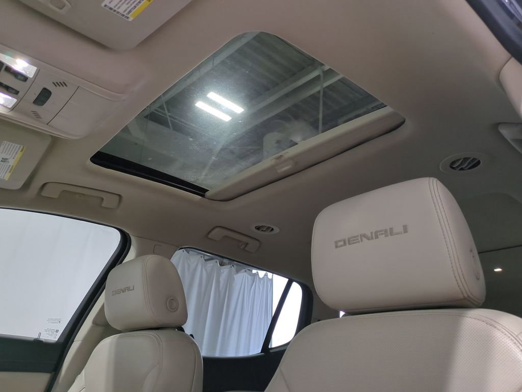 Thumbnail: 2023 GMC Acadia - 18