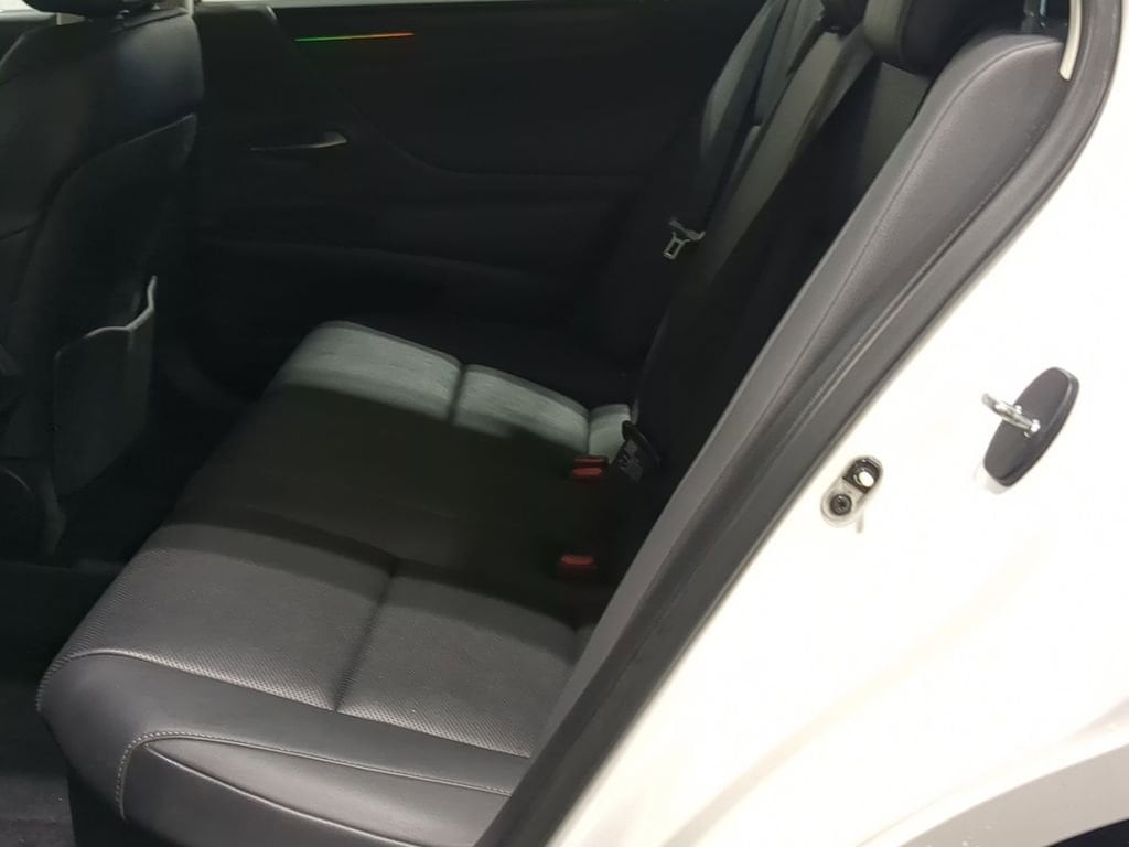 Thumbnail: 2022 Lexus ES - 32