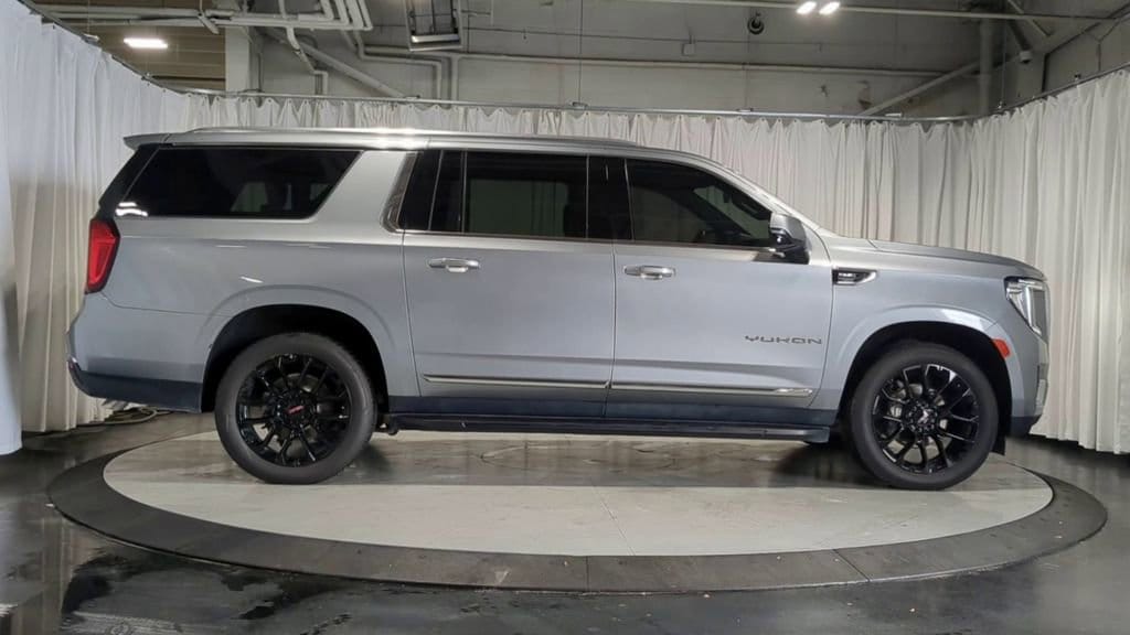 Thumbnail: 2023 GMC Yukon XL - 10