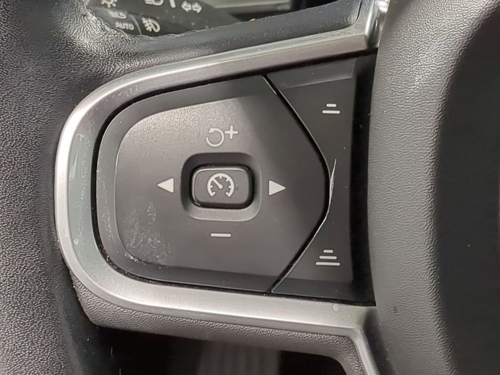 Thumbnail: 2020 Volvo XC60 - 30