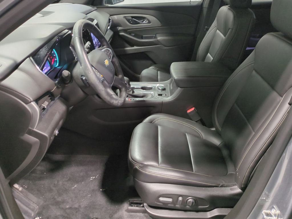 Thumbnail: 2023 Chevrolet Traverse - 16