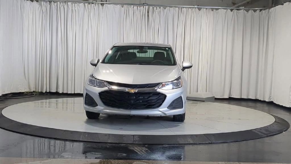 Thumbnail: 2019 Chevrolet Cruze - 4