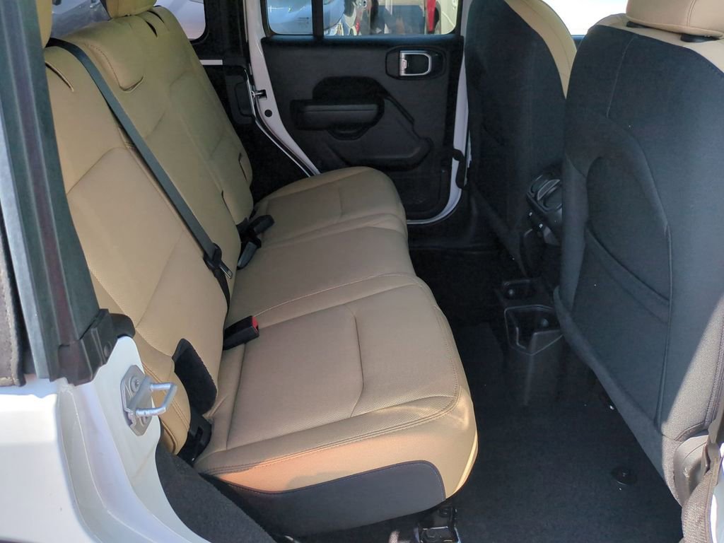 Thumbnail: 2022 Jeep Wrangler - 21