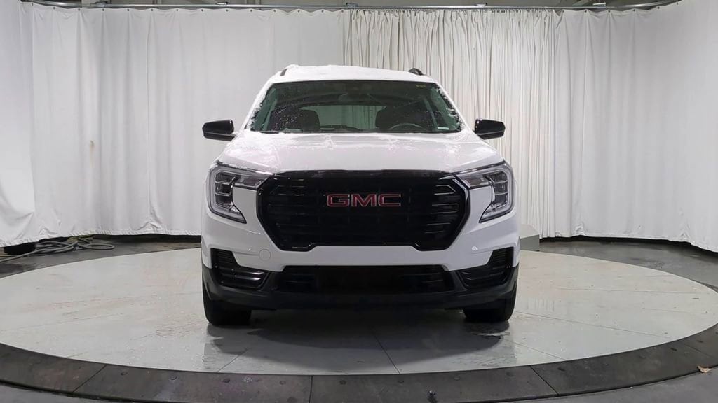Thumbnail: 2022 GMC Terrain - 3