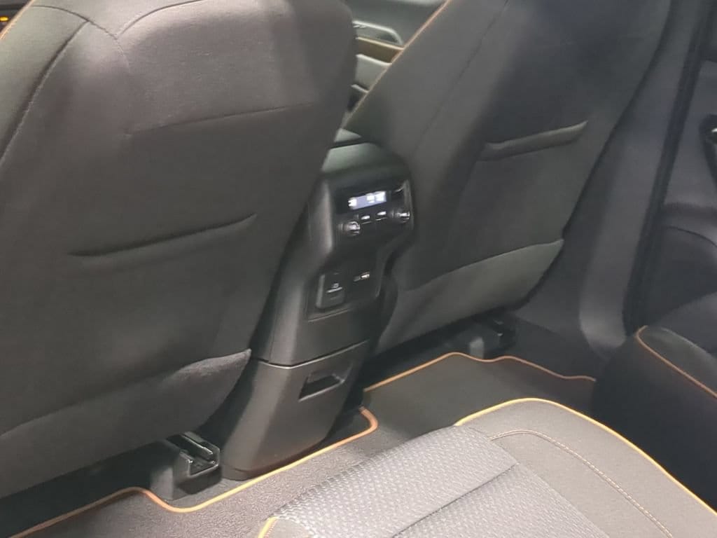 Thumbnail: 2023 GMC Acadia - 18