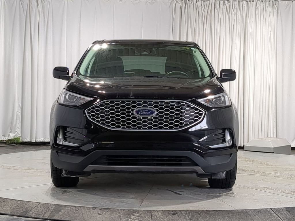 Thumbnail: 2024 Ford Edge - 17