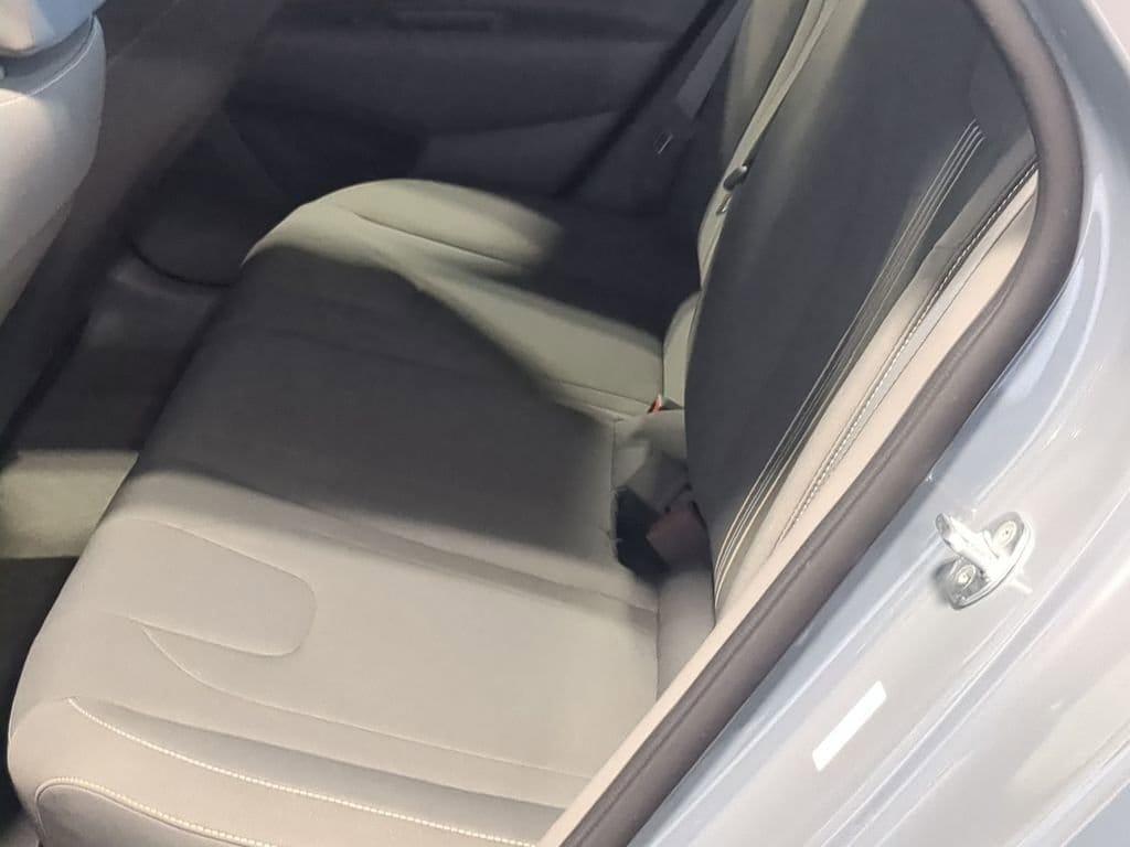 Thumbnail: 2021 Hyundai Elantra - 22