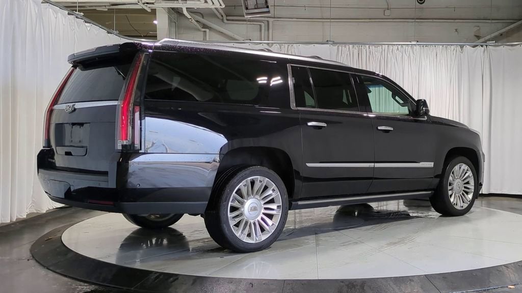 Thumbnail: 2018 Cadillac Escalade - 10
