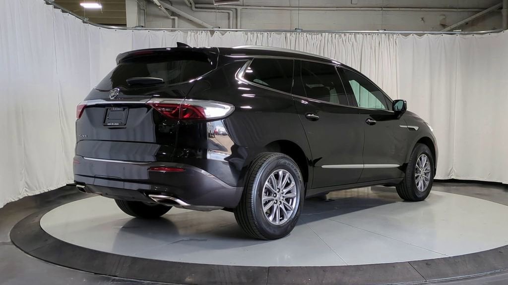 Thumbnail: 2023 Buick Enclave - 10