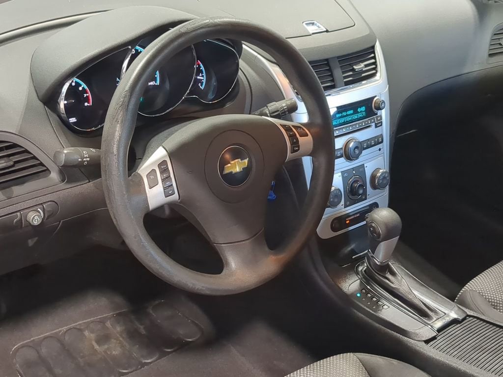 Thumbnail: 2011 Chevrolet Malibu - 12