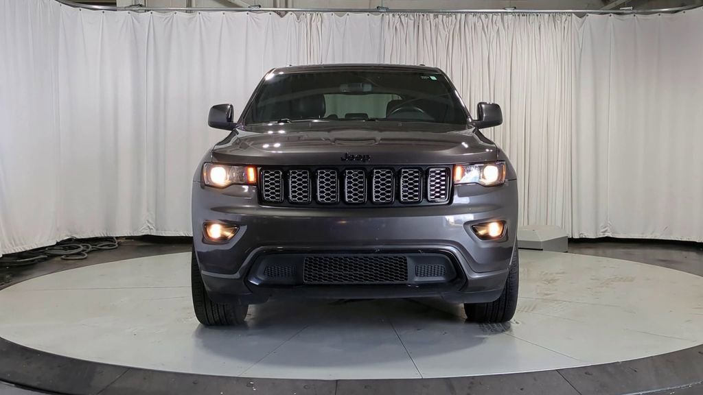 2019 Jeep Grand Cherokee Altitude photo 2