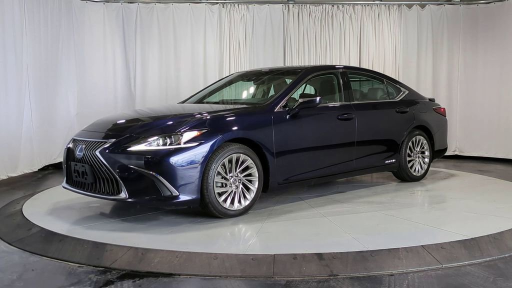 2019 Lexus ES 300h Luxury photo 4