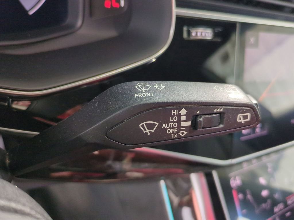 Thumbnail: 2019 Audi Q8 - 33