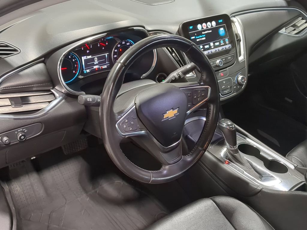 Thumbnail: 2018 Chevrolet Malibu - 12