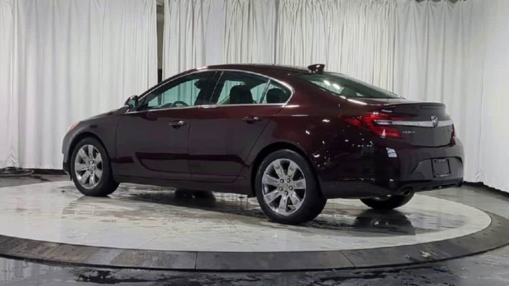 Thumbnail: 2017 Buick Regal - 8