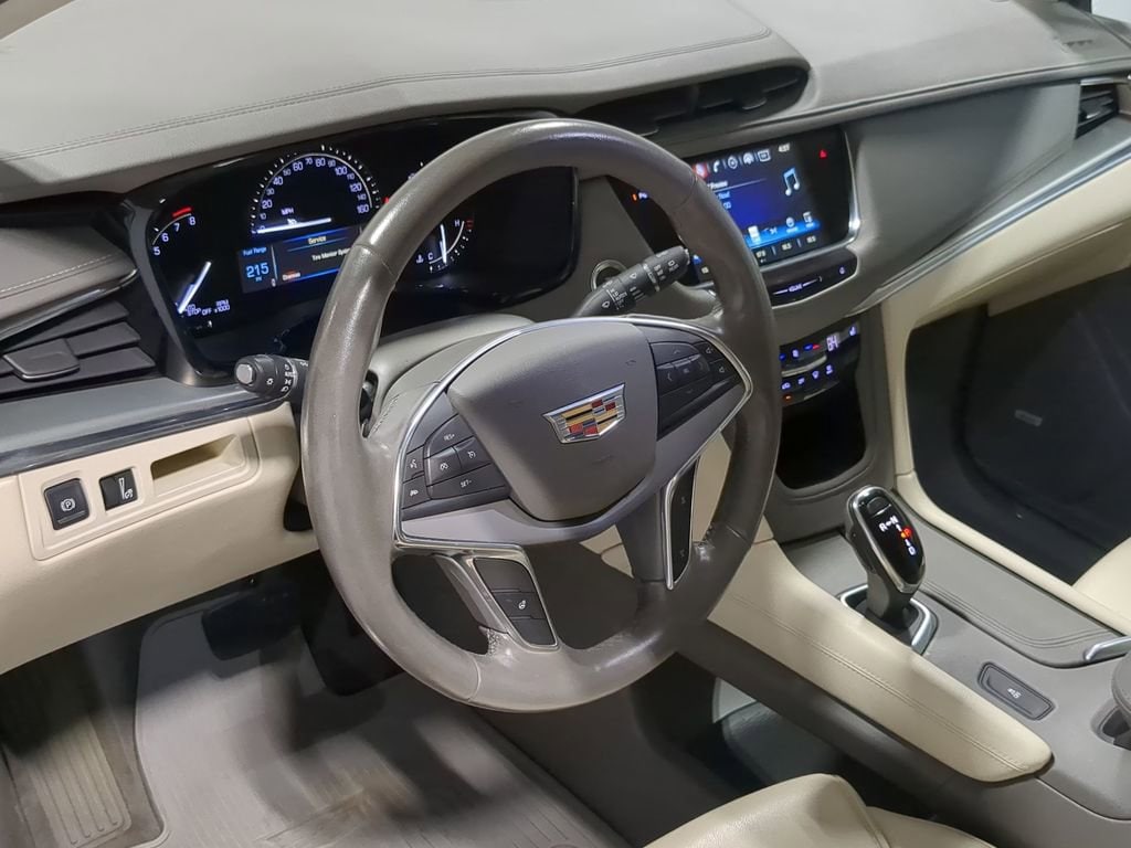 Thumbnail: 2018 Cadillac XT5 - 12