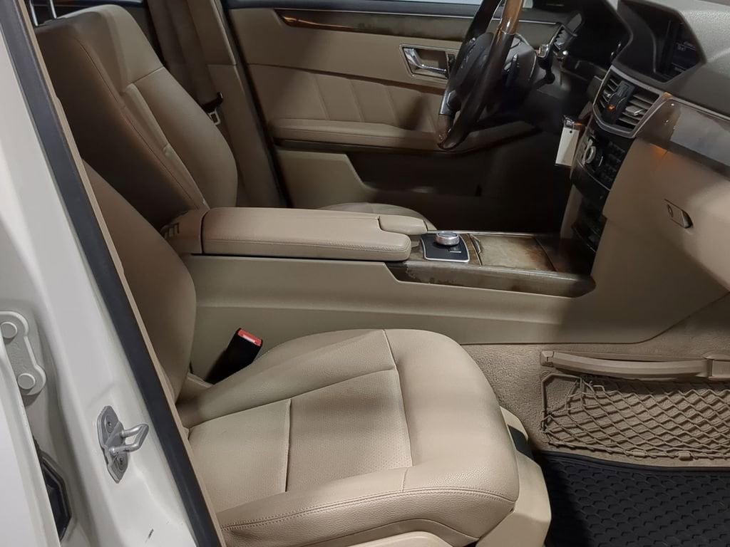 Thumbnail: 2011 Mercedes-Benz E-Class - 34