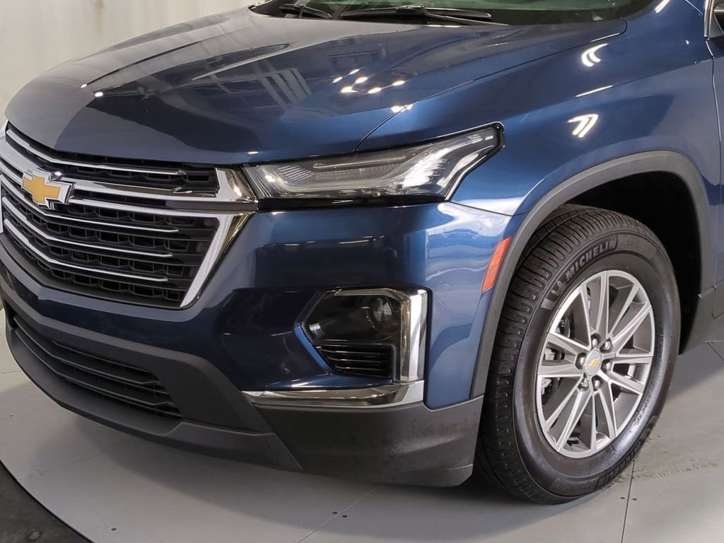 Thumbnail: 2022 Chevrolet Traverse - 14