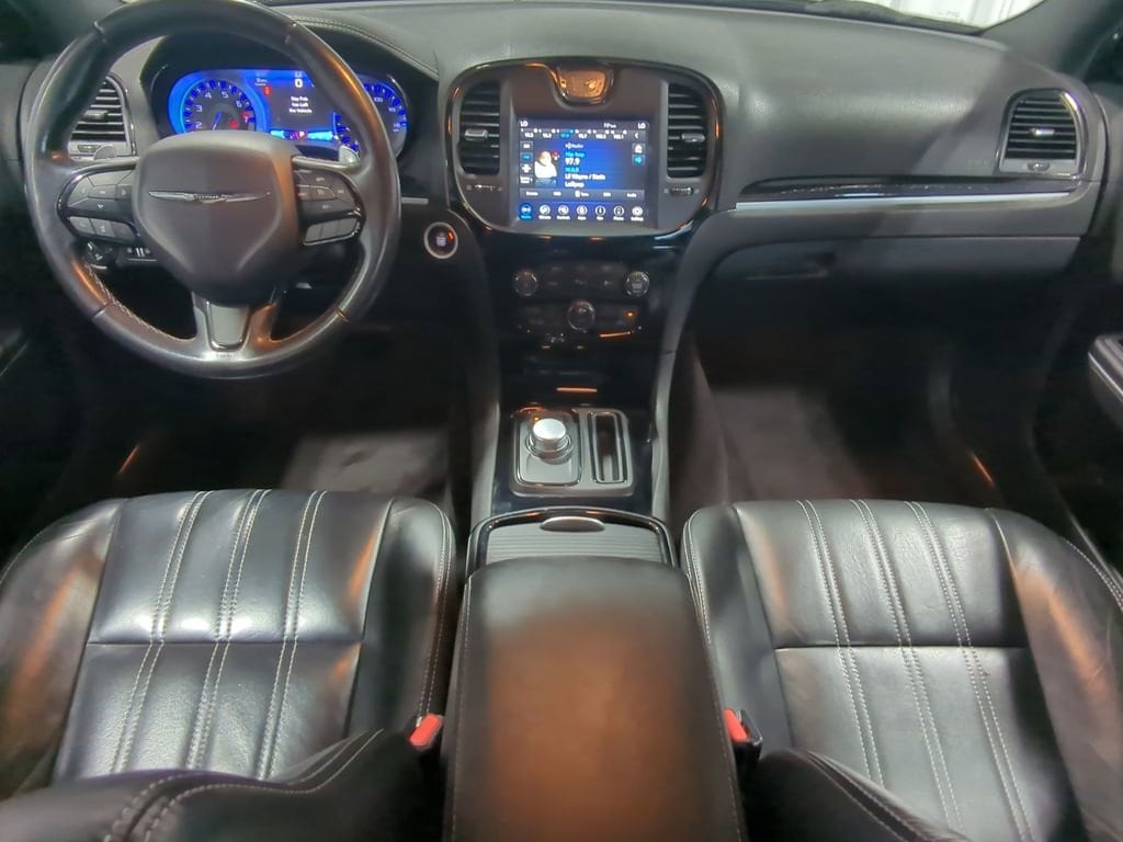 Thumbnail: 2018 Chrysler 300 - 18
